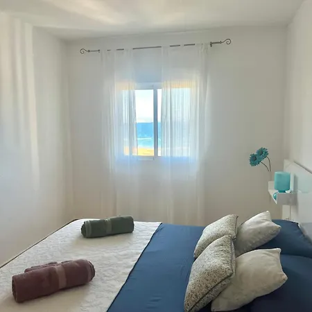 En Primera Linea De La Playa A 15 Minutos De La Ciudad De Lejlighed *